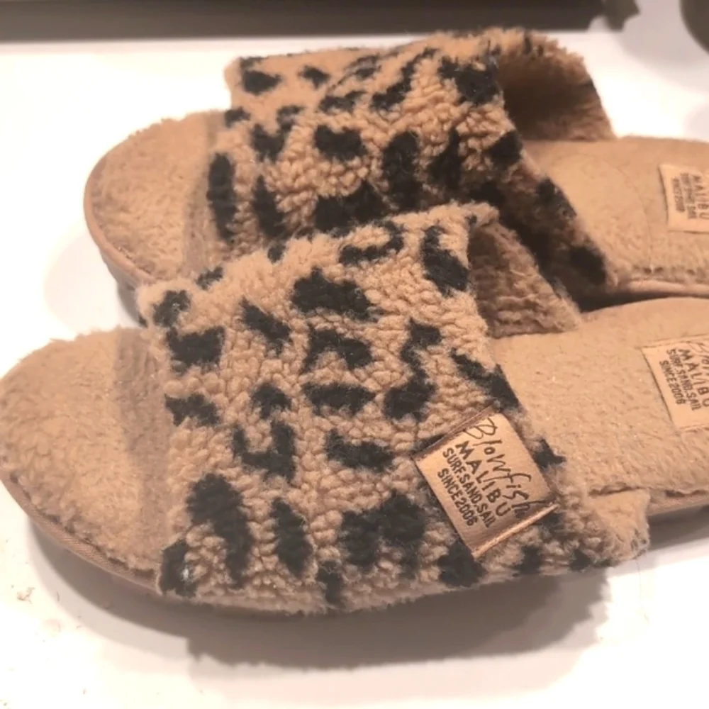 Blowfish Malibu Sherpa Women's Slides Size 9.
